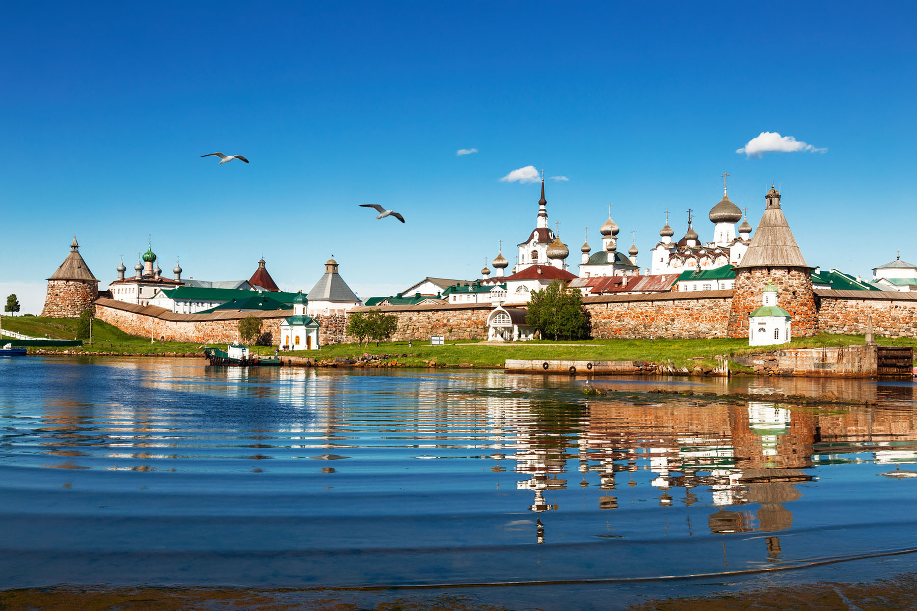 Спасо‑Преображенский Соловецкий ставропигиальный монастырь на Большом Соловецком острове в Белом море