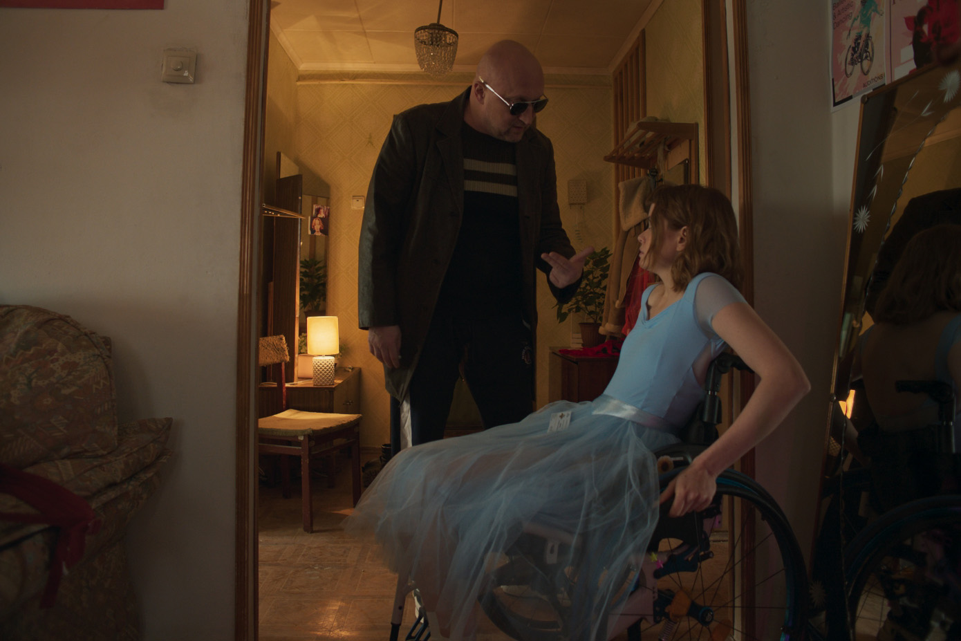 Кадр из сериала «Встать на ноги»