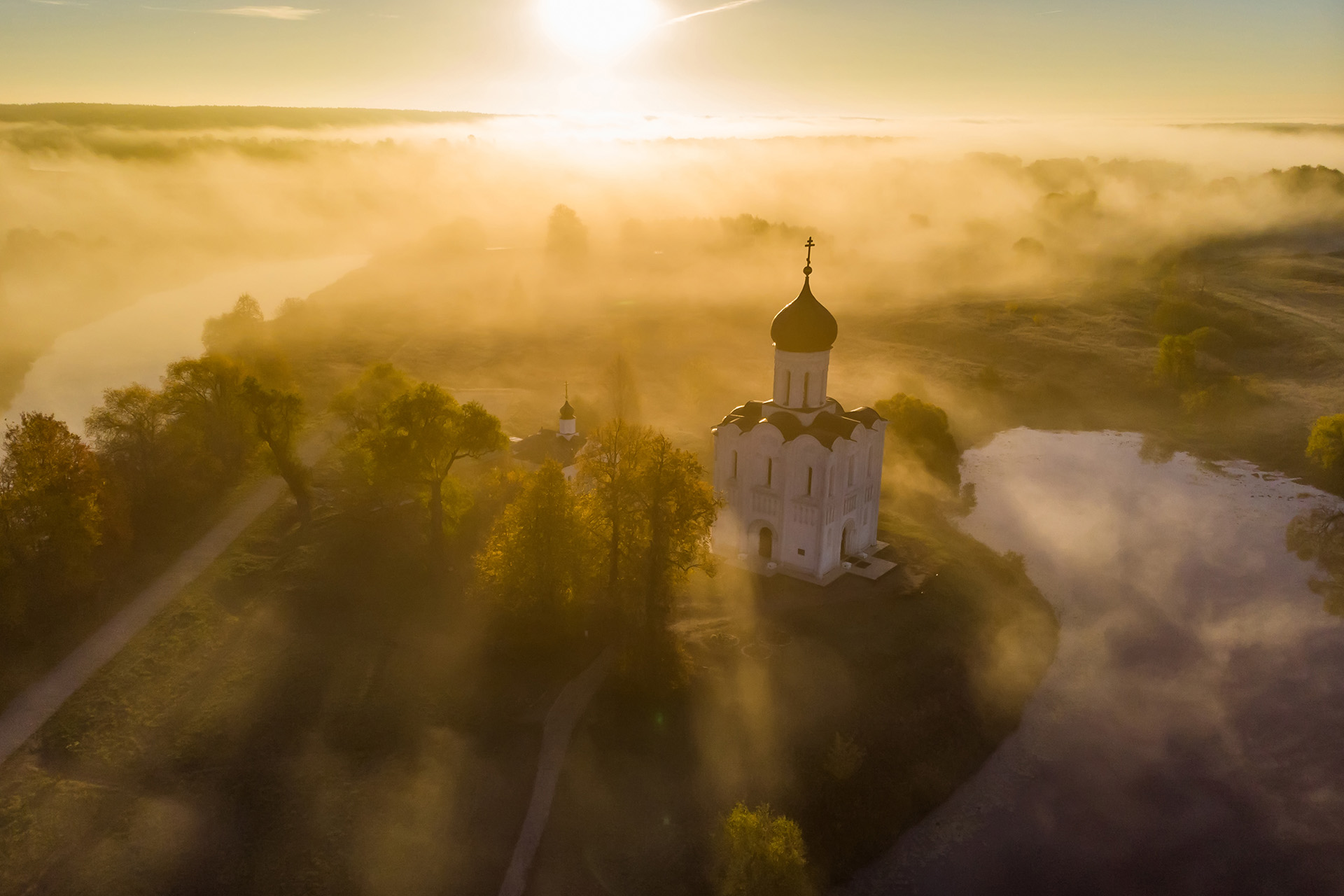 Церковь Покрова на Нерли, памятник владимиро-суздальского зодчества XII века