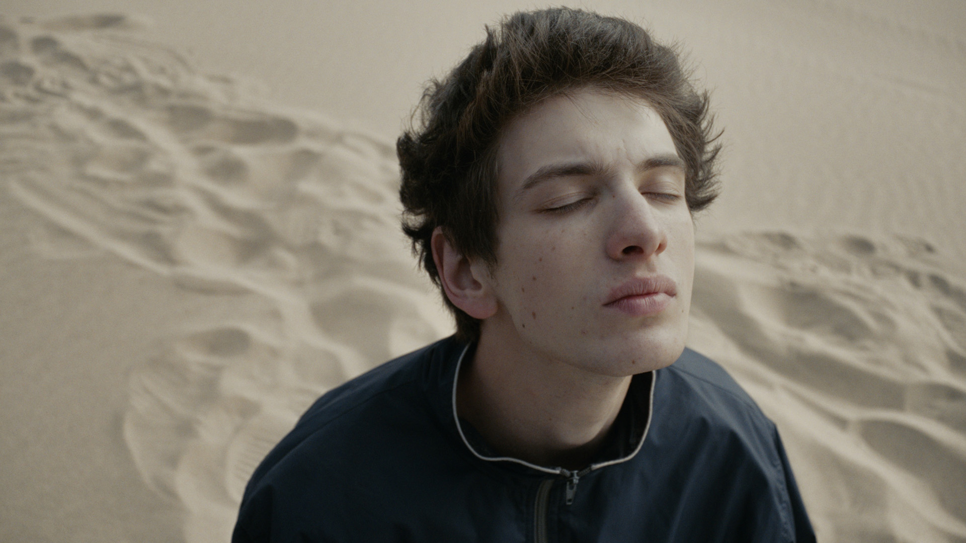 Кадр из фильма «Космос засыпает»