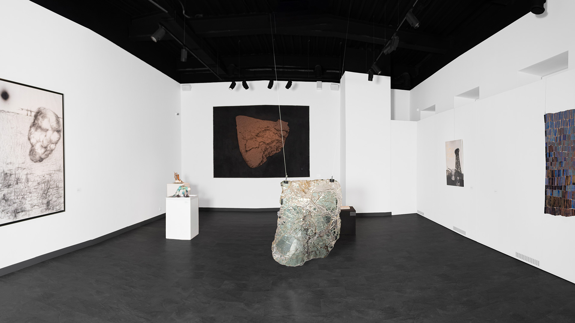 Панорама экспозиции выставки «Следы труда»