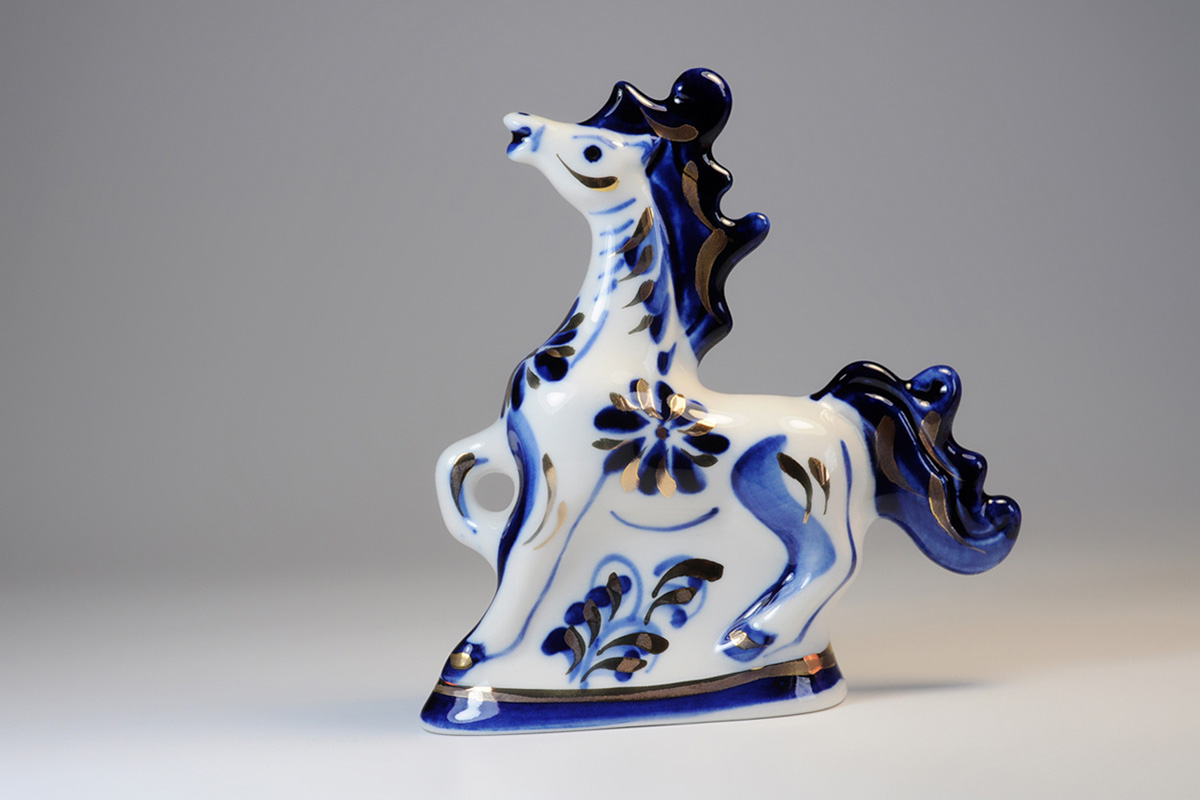 Фигурка лошади, гжель