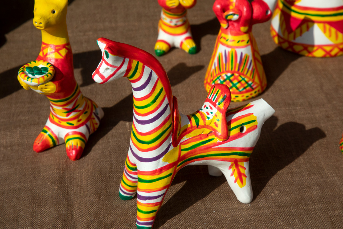 Филимоновская глиняная игрушка, фигурка лошади 