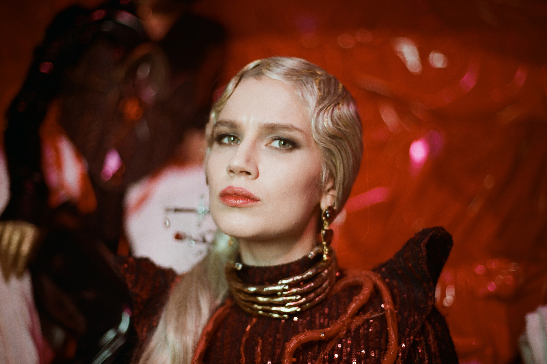 Дарья Мельникова в роли Вдовы на съёмках фильма «Король и Шут. Навсегда»