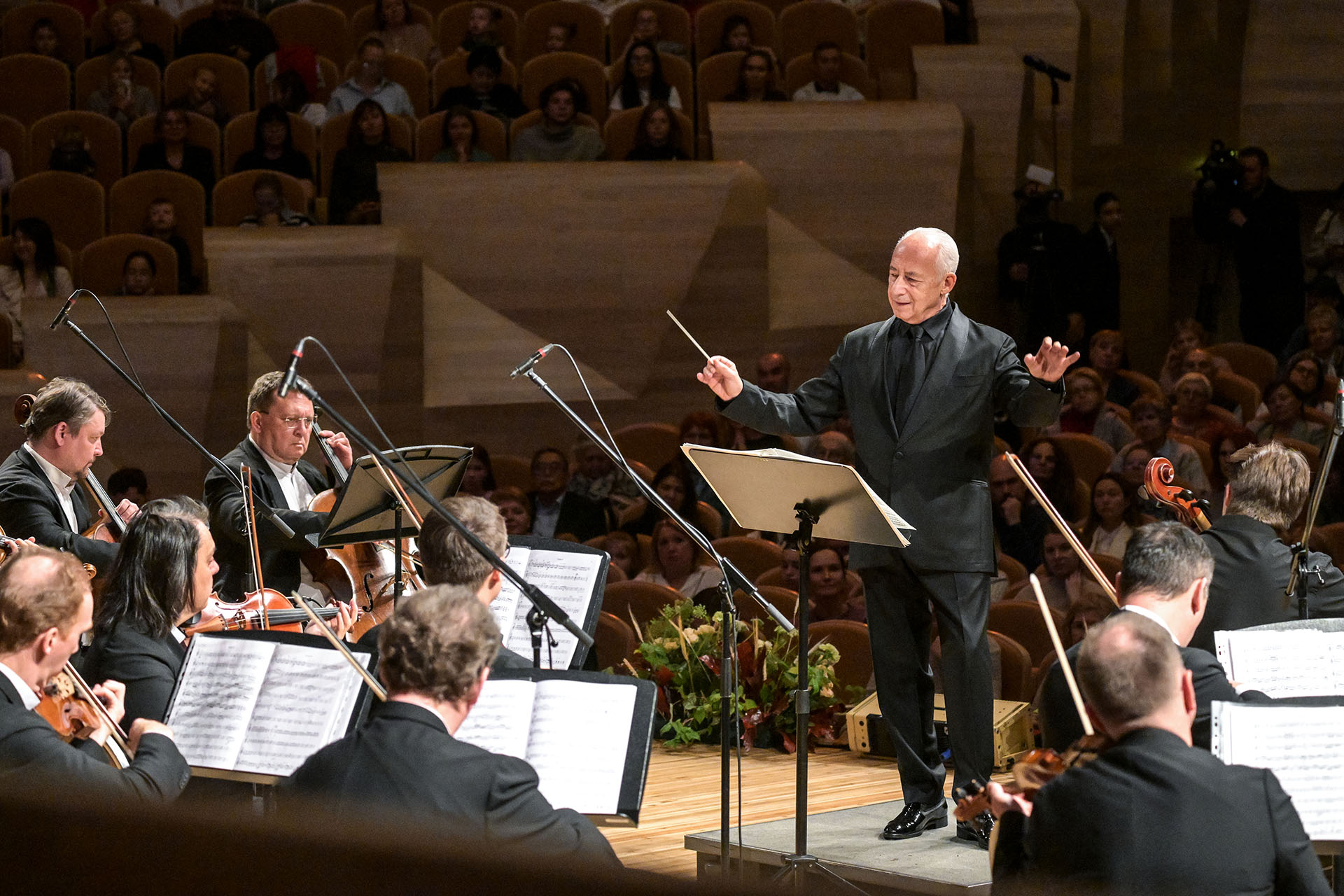 Художественный руководитель и главный дирижёр Государственного Камерного оркестра «Виртуозы Москвы» Владимир Спиваков 