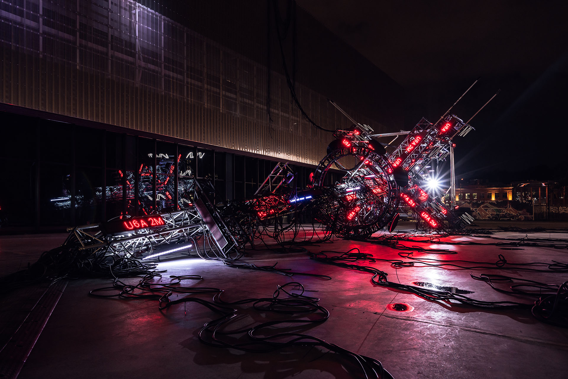 Инсталляция MASS-IV 001 от PANTERRA х «Дзен», НУР 2025