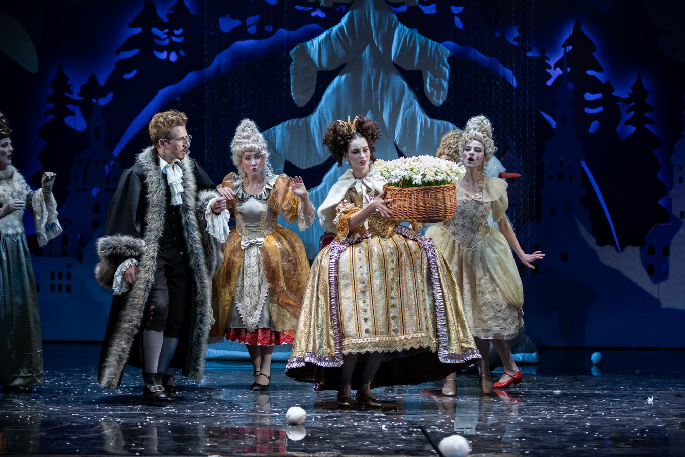 Сцена из спектакля «Подснежники для королевы»