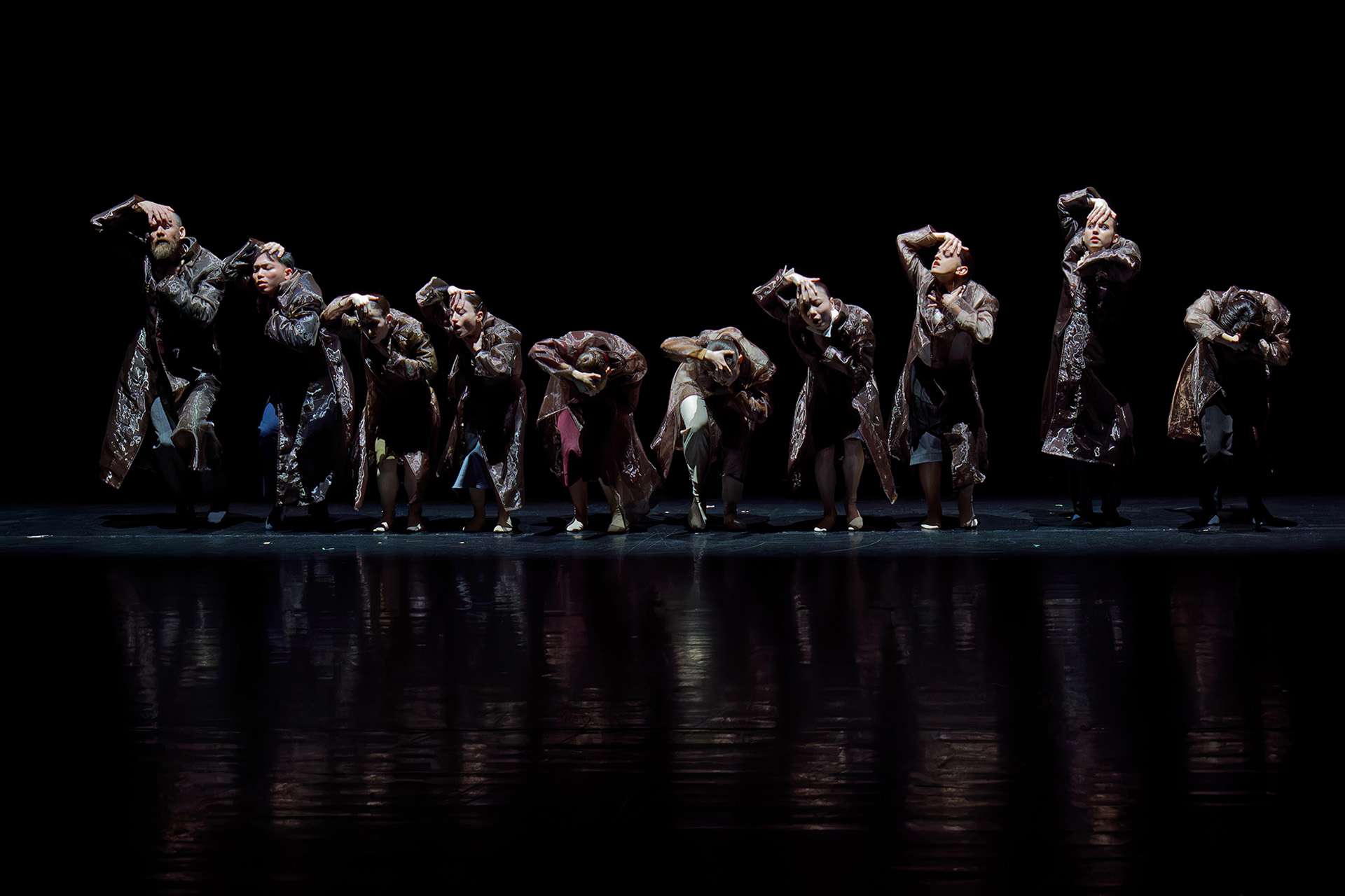 Сцена из спектакля «Десять маленьких грехов»