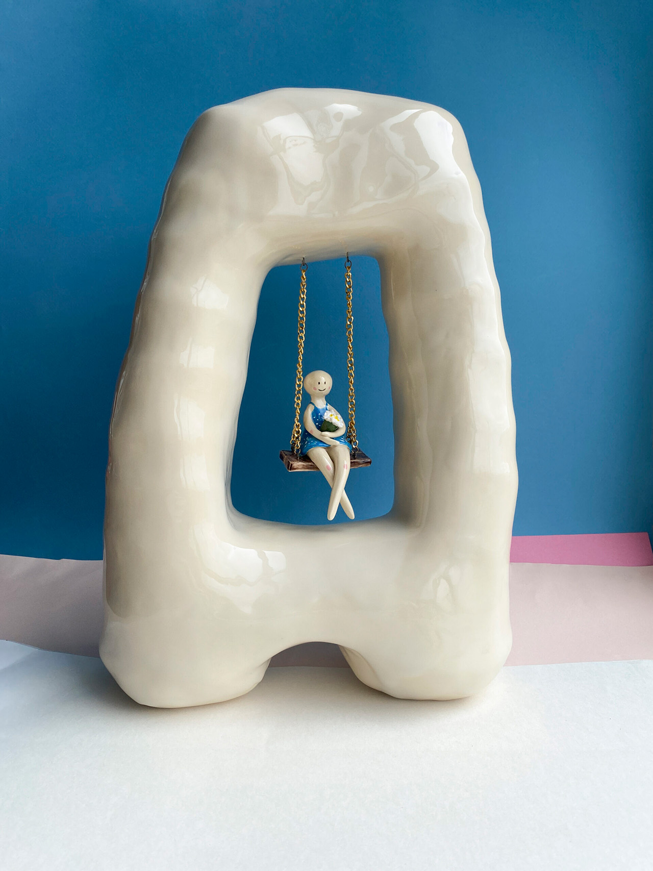 Катя Мороз, «Девочка на качелях»