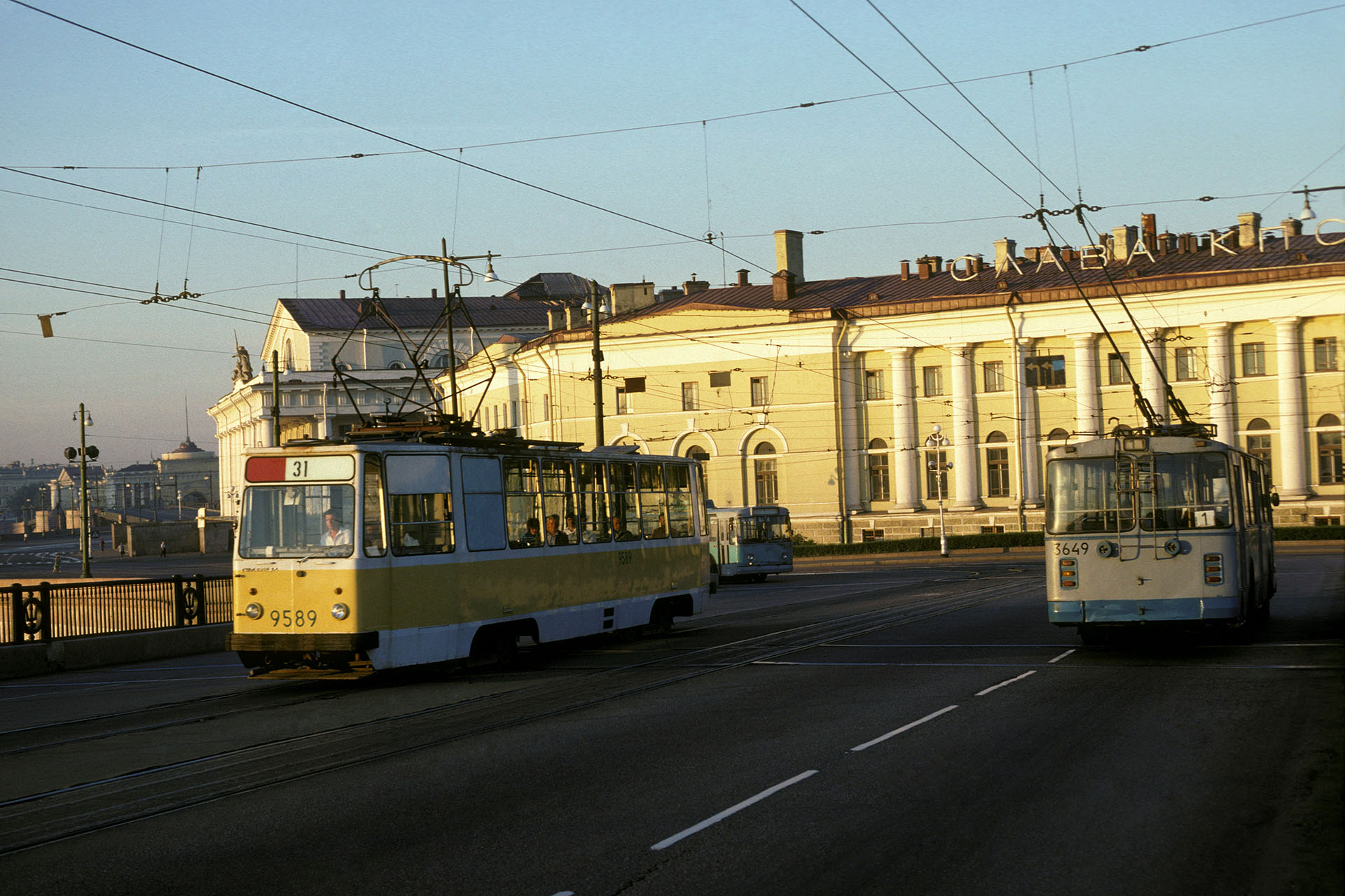 Трамваи на Васильевском острове, 1988 год