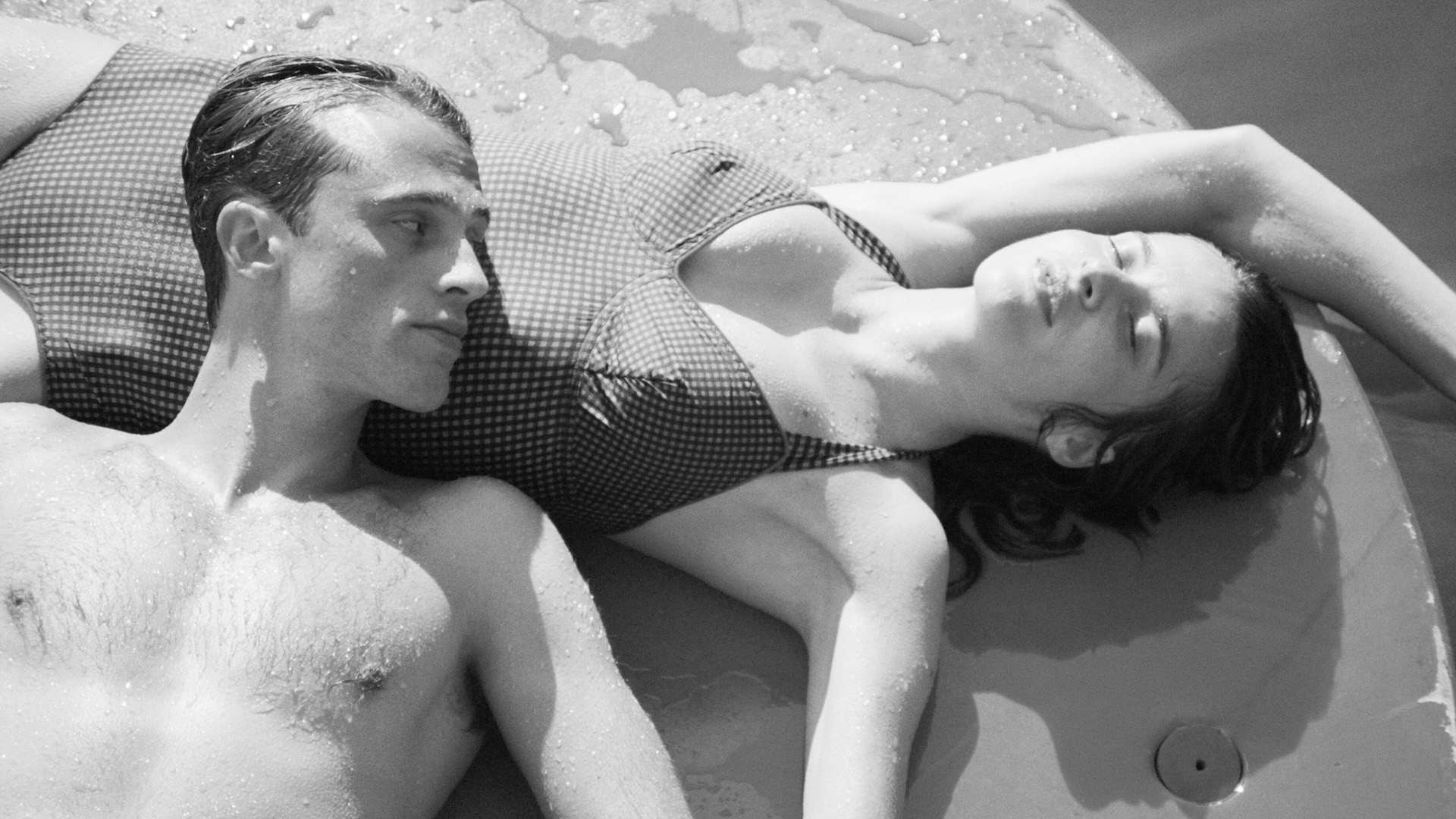 Кадр из фильма «Посторонний»