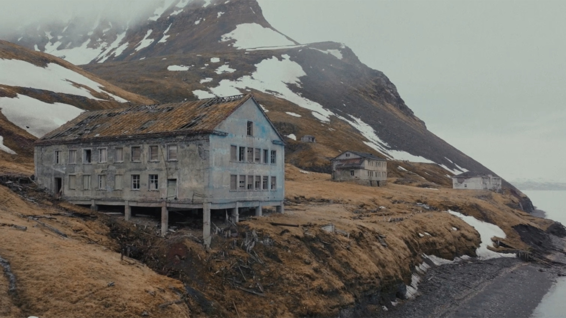 Кадр из фильма «Лёд и уголь»