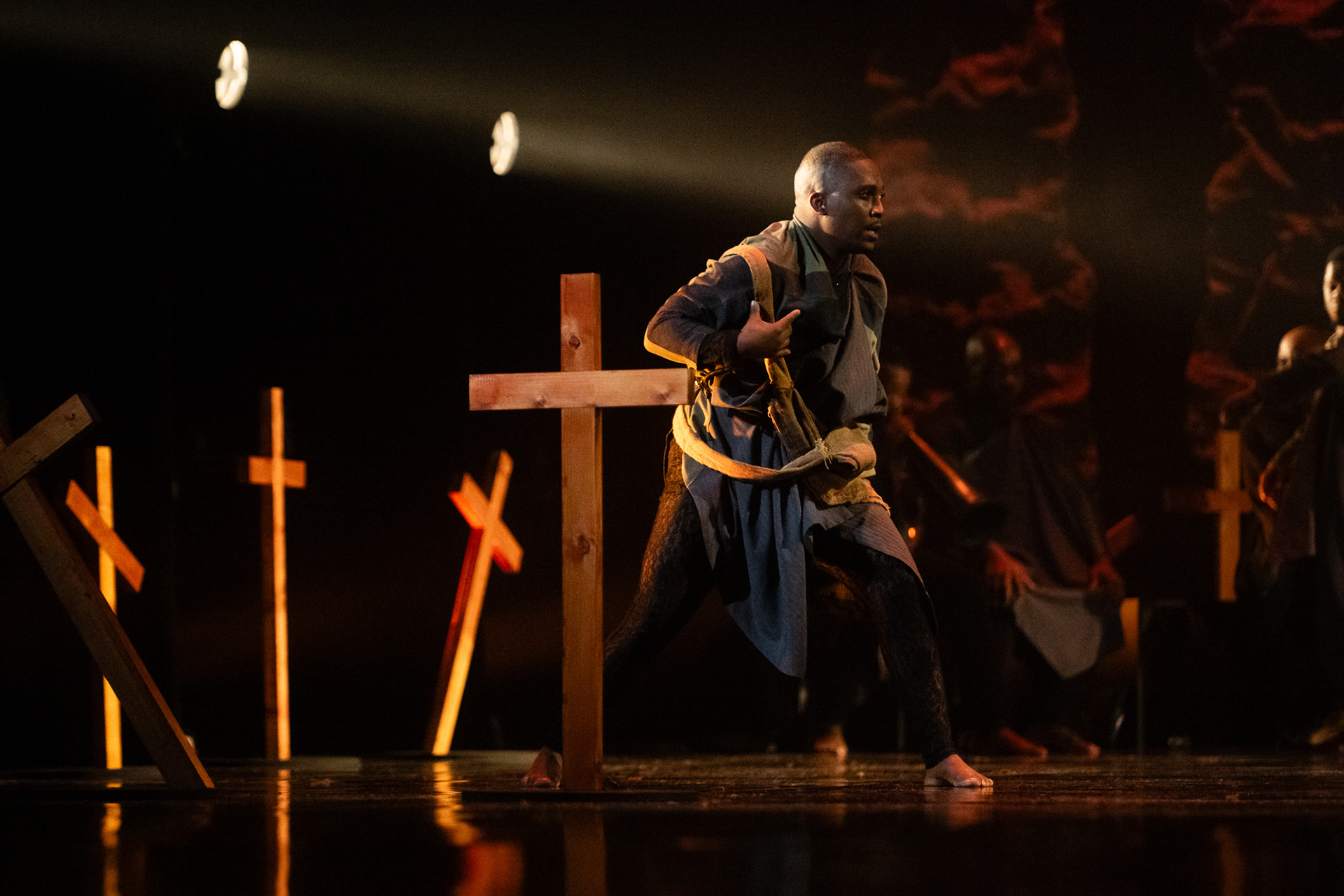 Сцена из спектакля «Сион. Реквием по Болеро Равеля»