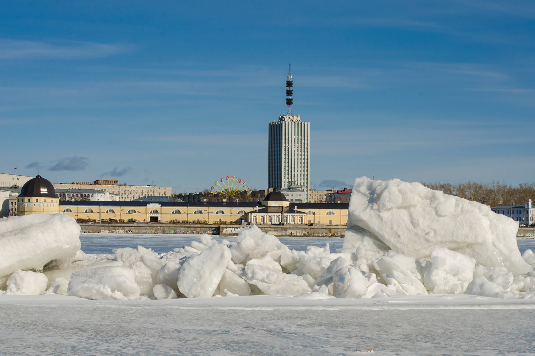 Ледоход на Северной Двине, Архангельск