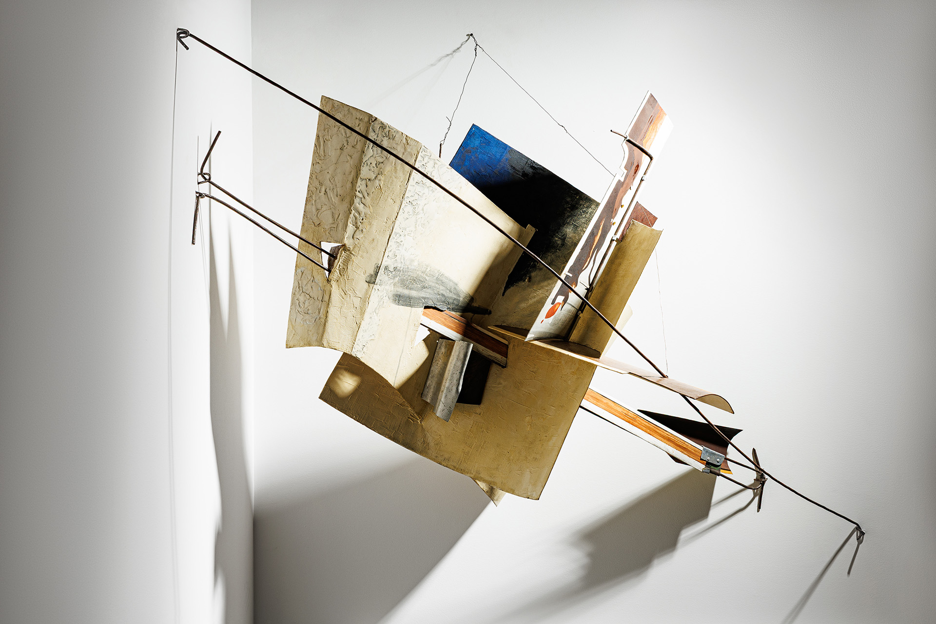 Владимир Татлин, «Угловой контррельеф», 1915 год