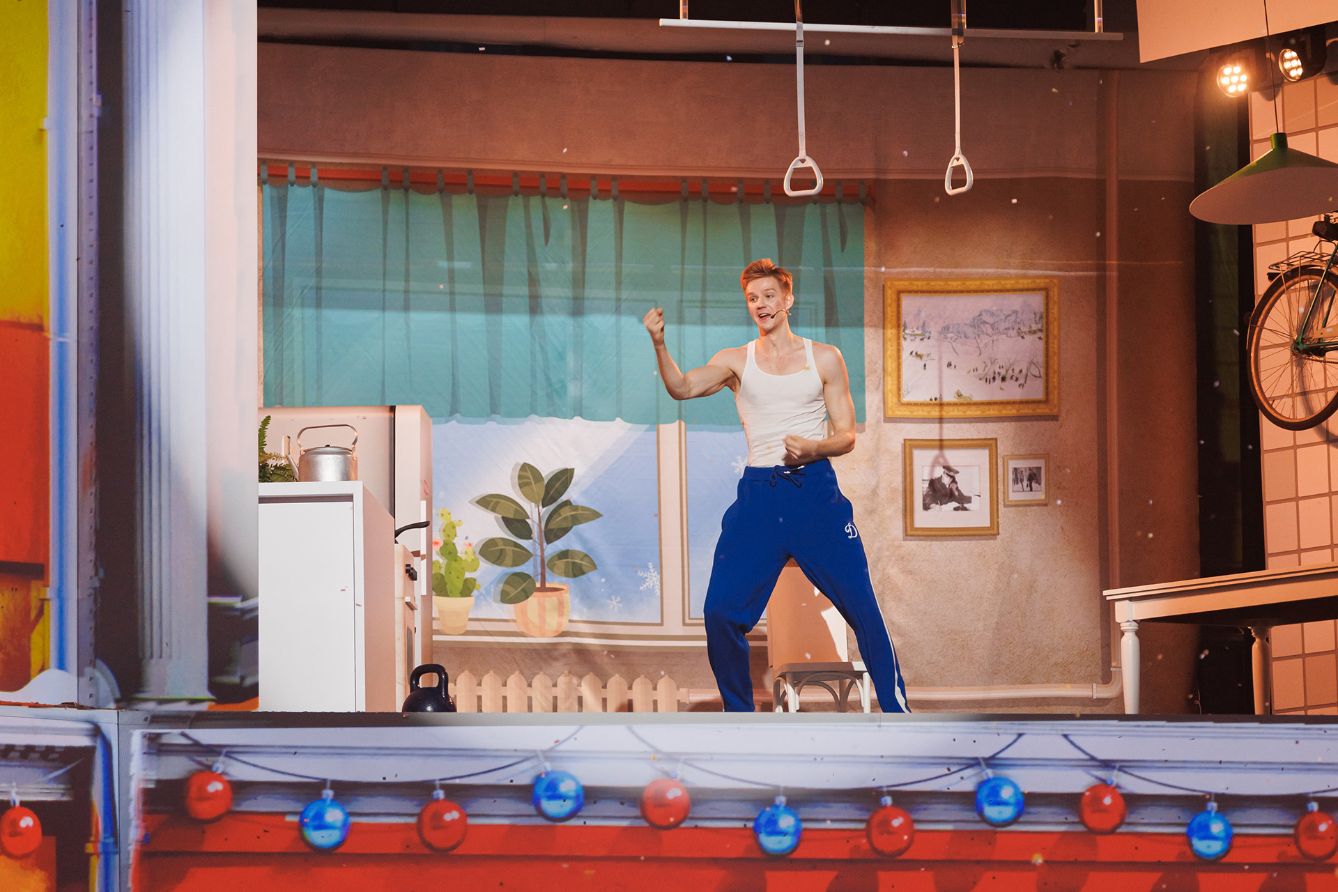 Сцена из новогоднего шоу «Дядя Стёпа»