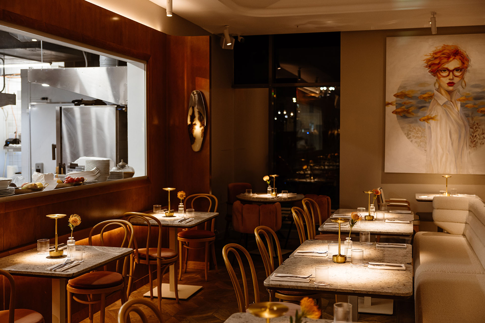 Интерьер ресторана «Рыба Моя — Новинский»