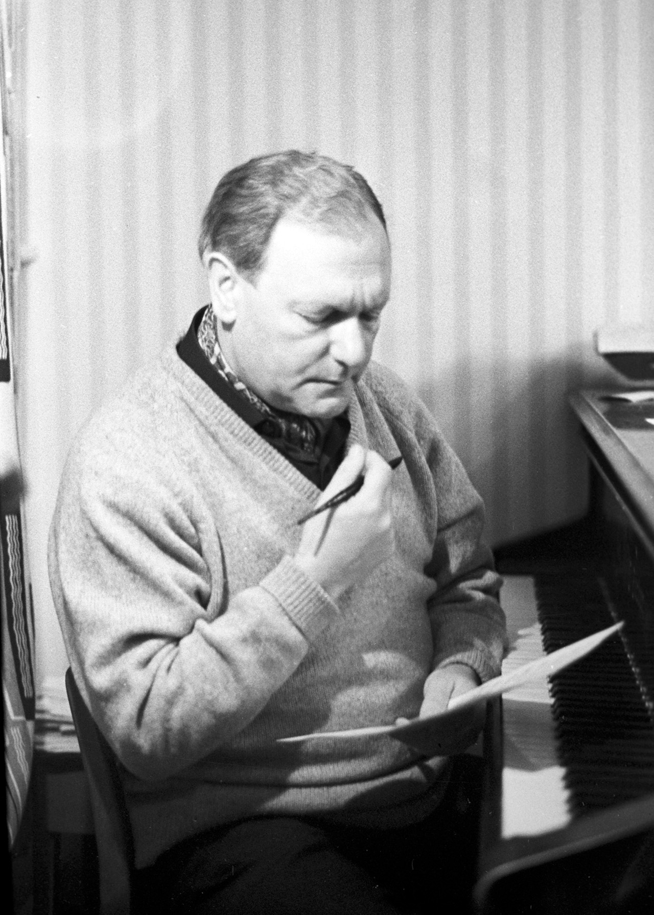 Марк Фрадкин за работой