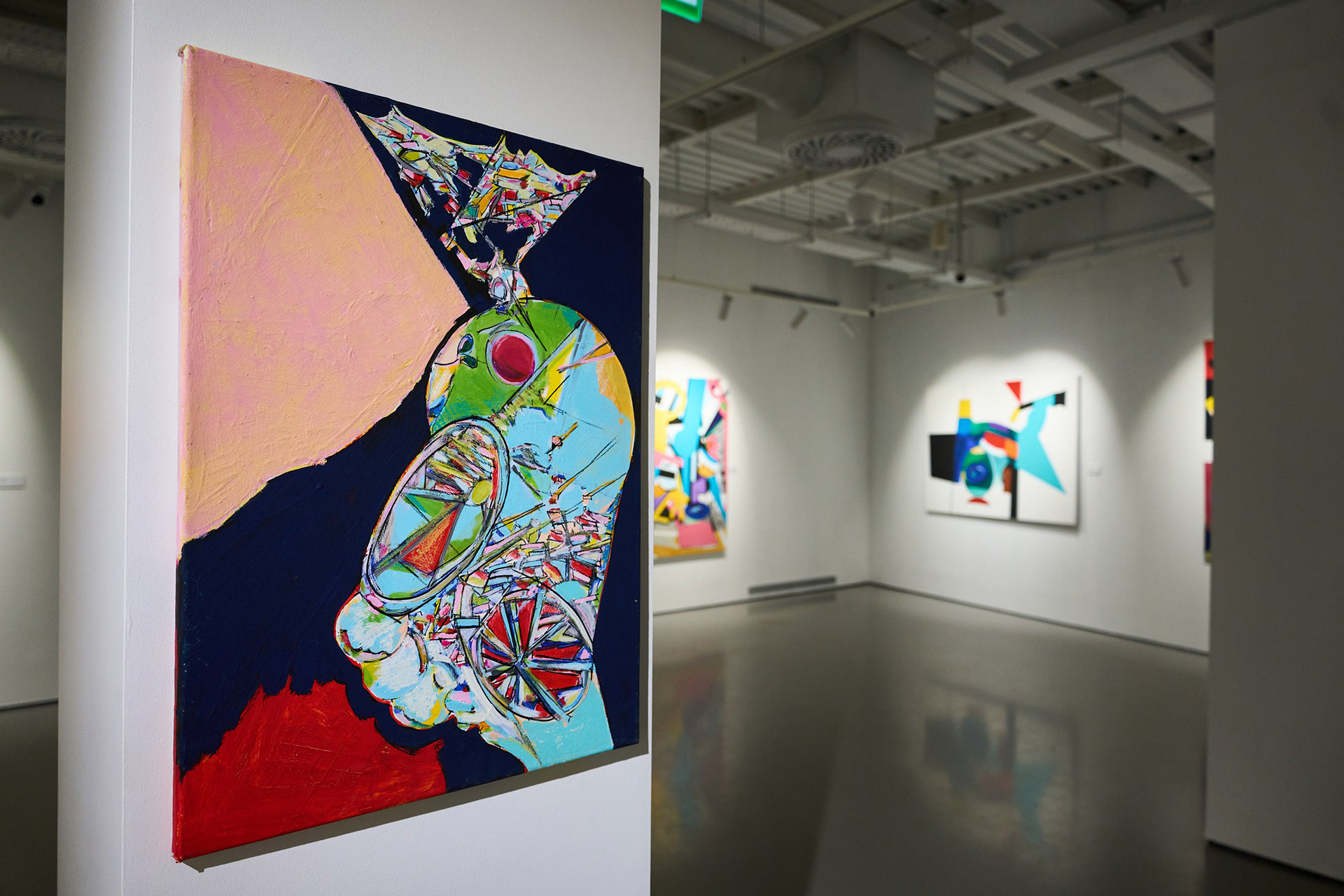 Экспозиция выставки Беллы Левиковой