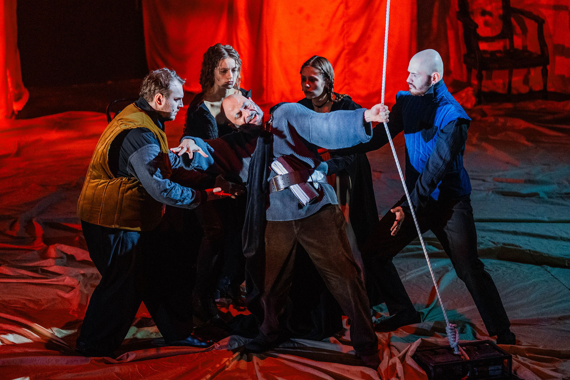 Сцена из спектакля «Лир»