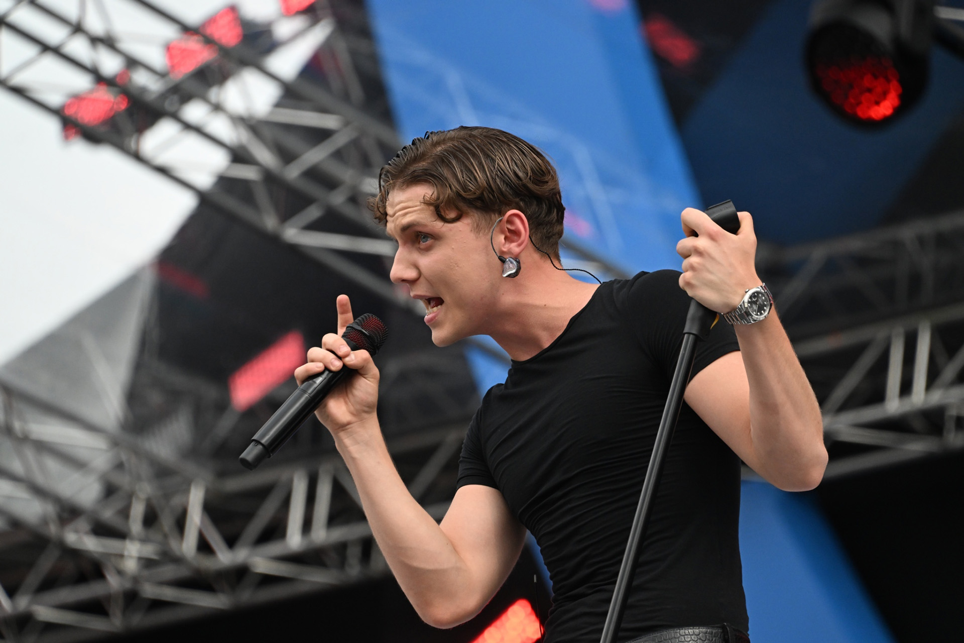 Ваня Дмитриенко