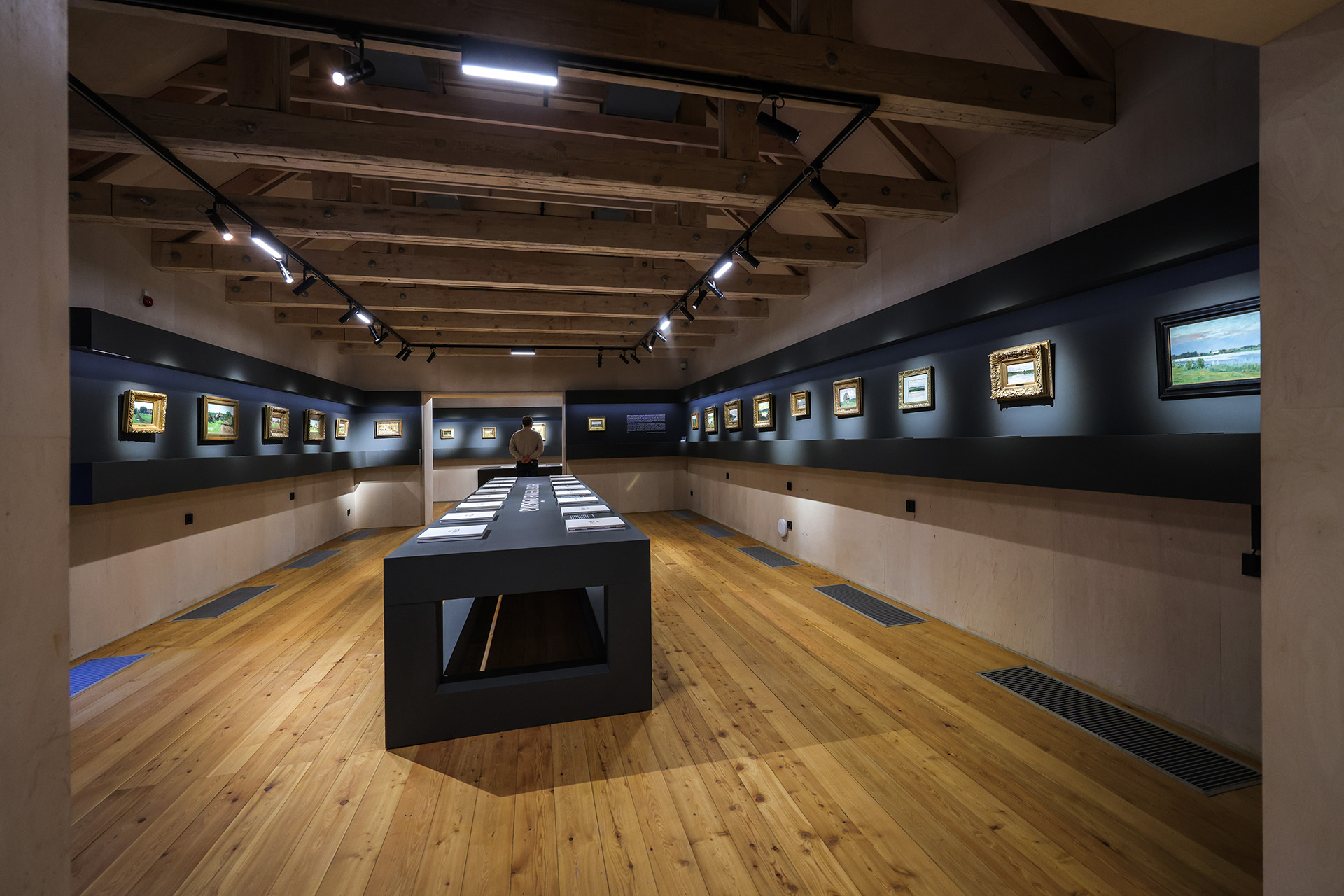 Экспозиция выставки «Левитан и Чехов: поэтика пейзажа»