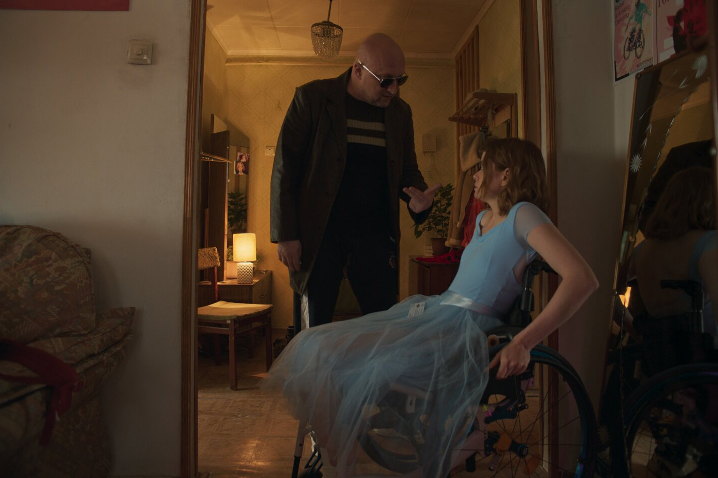 Кадр из сериала «Встать на ноги»