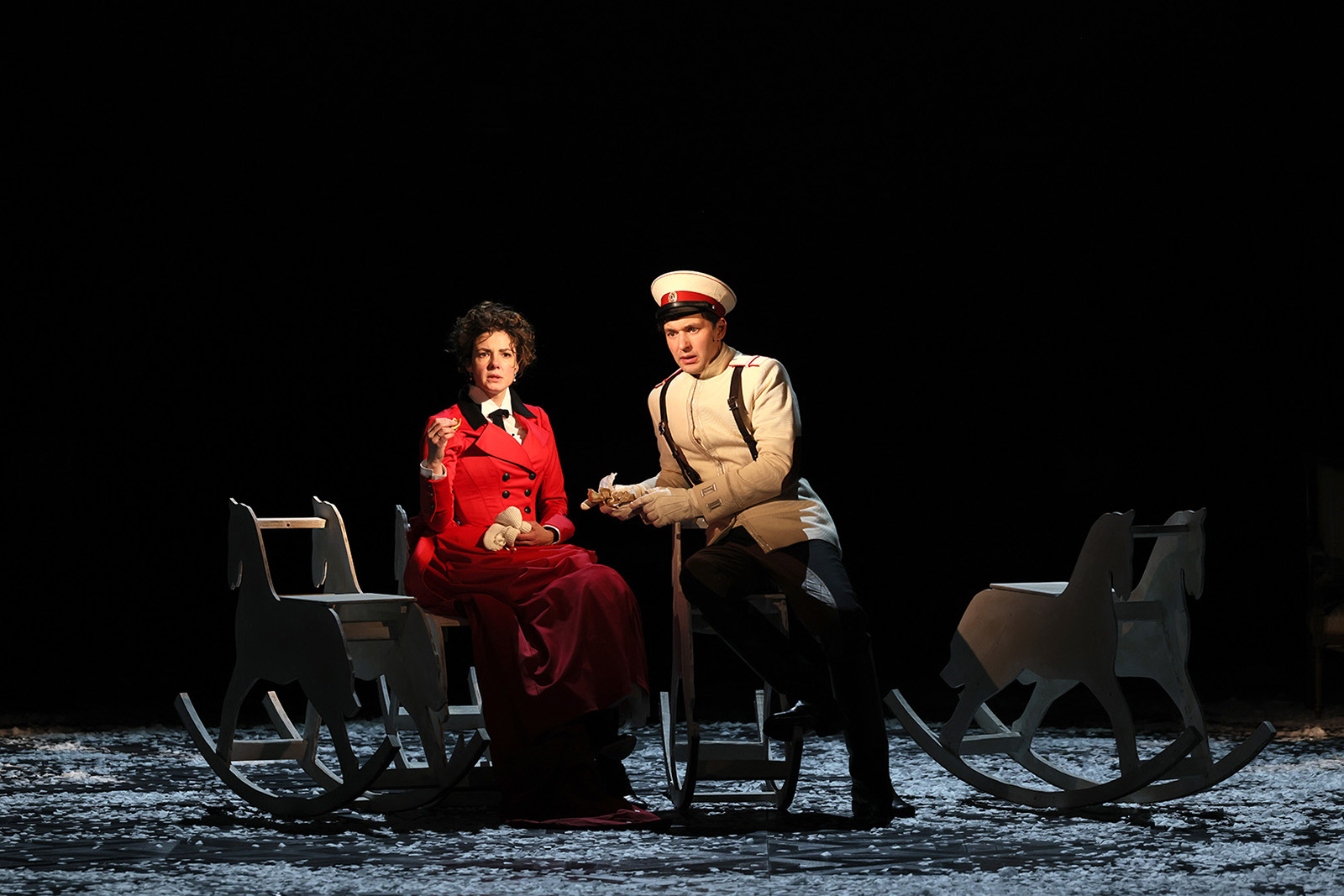 Сцена из спектакля «Анна Каренина»