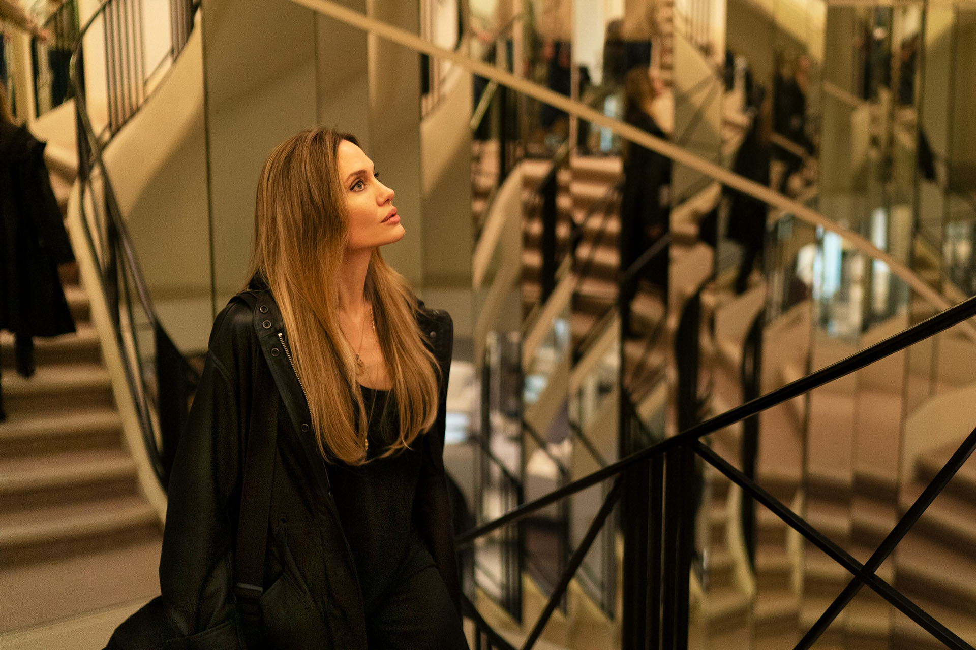 Кадр из фильма «Кутюр»