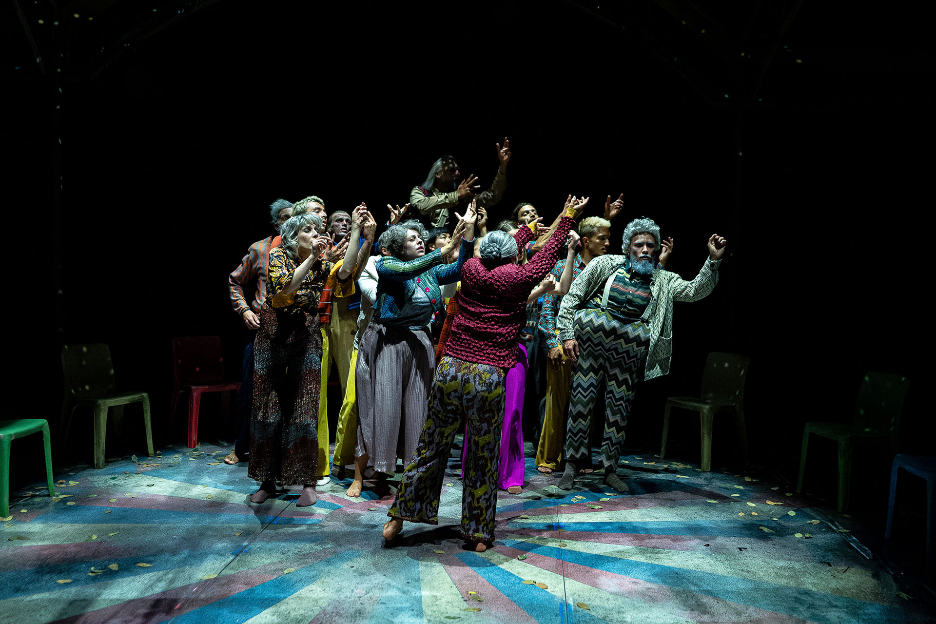 Сцена из спектакля «Прекрасное время»