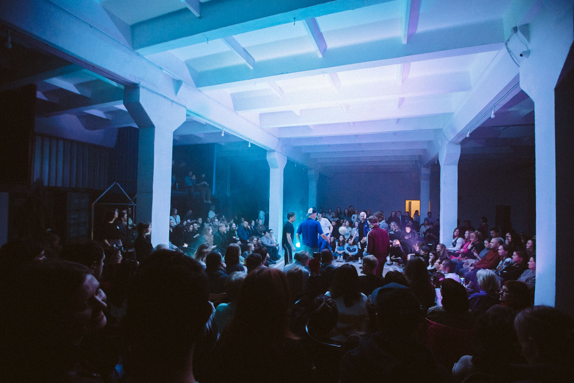 Сцена из спектакля «Квадрат»