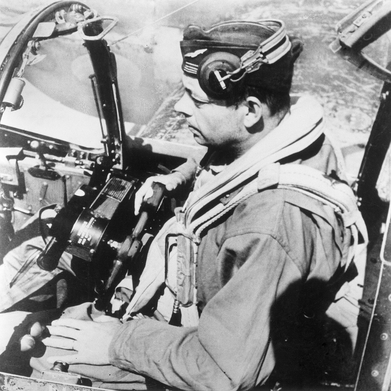 Сент-Экзюпери в военном самолёте, 1944 год