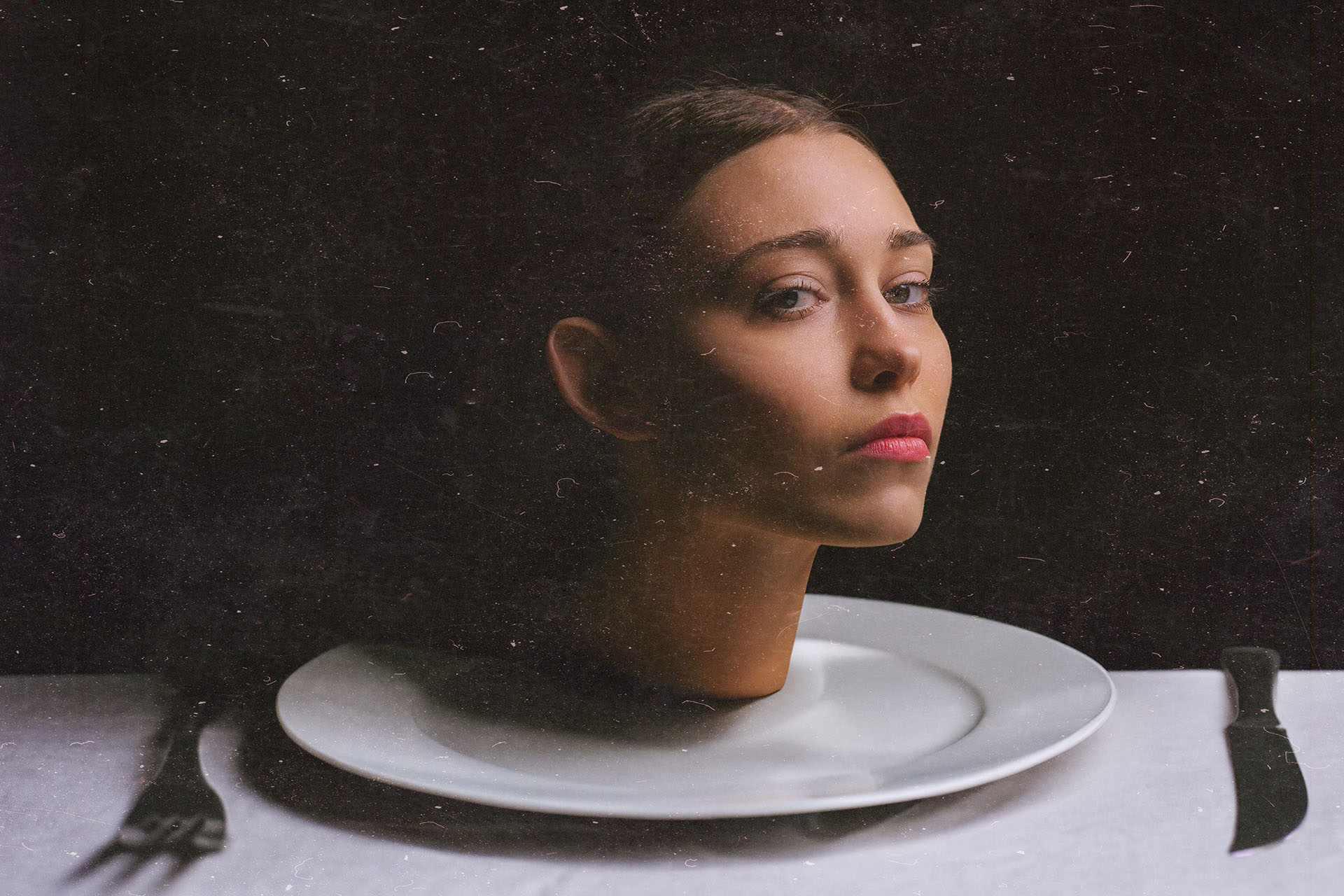 Полина Зиновьева для спектакля «Приглашение на казнь»