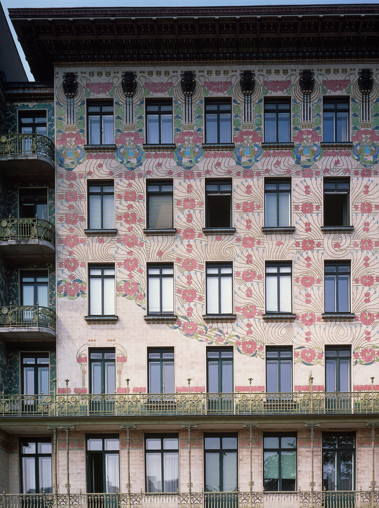 Фасад «Дома с майоликой», архитектор – Отто Вагнер