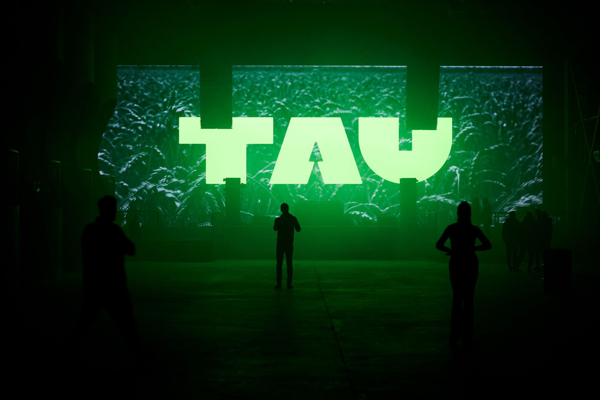Клуб Tau