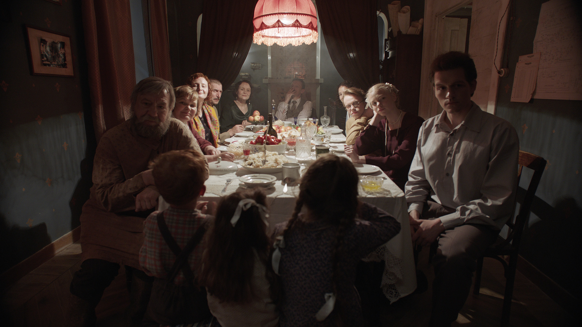 Кадр из фильма «Бесконечный апрель»