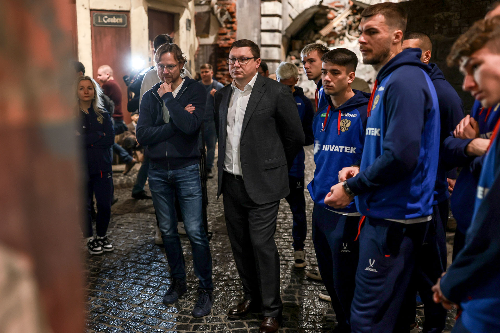 Валерий Карпин и Максим Митрофанов (в центре), генеральный секретарь РФС