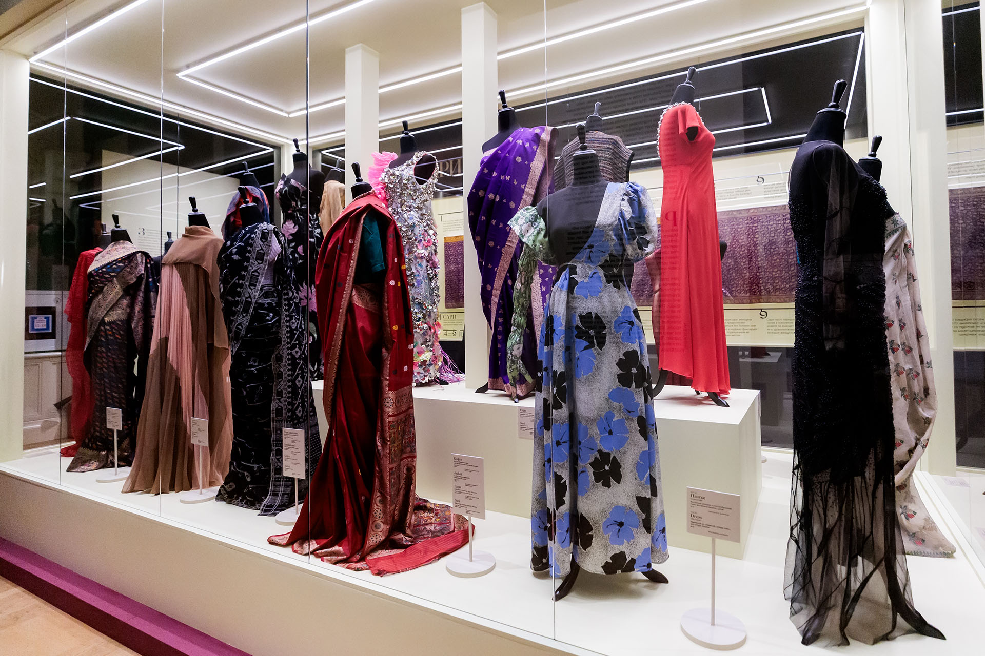 Экспозиция выставки «Индия. Ткань времени»