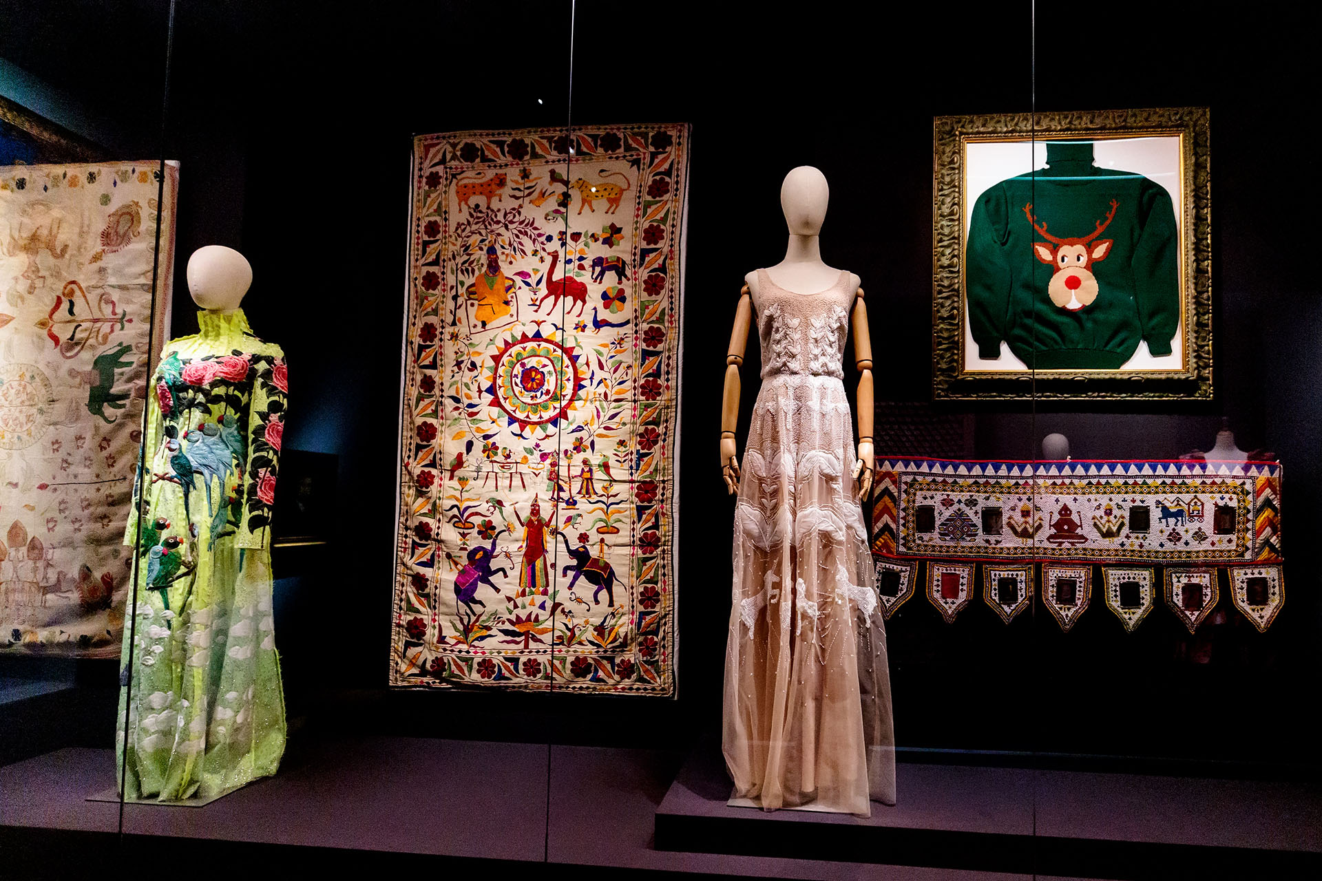 Экспозиция выставки «Индия. Ткань времени»