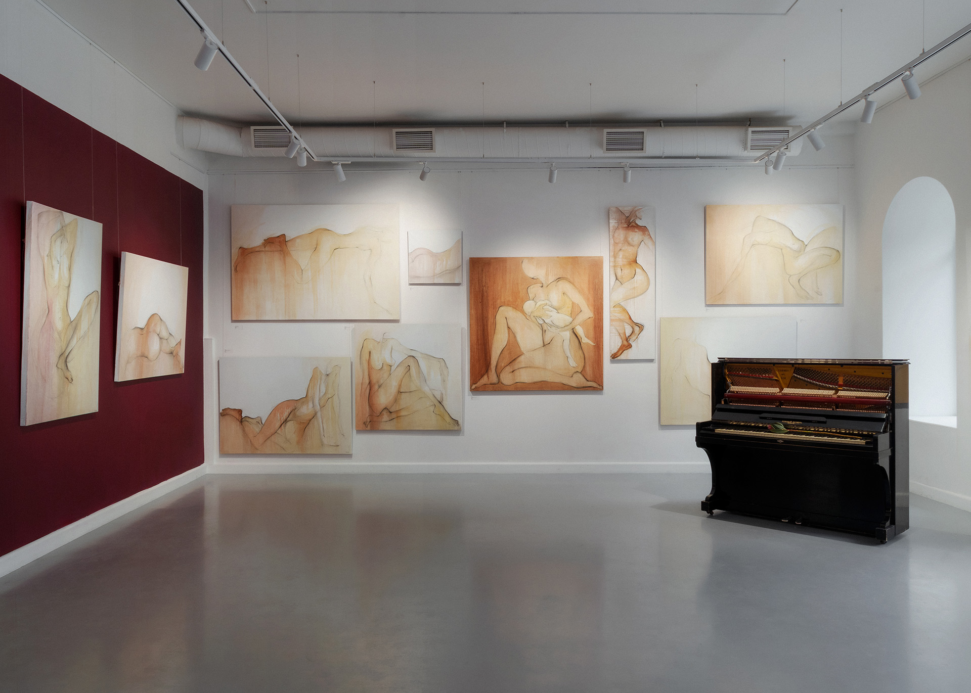 Экспозиция выставки «Любовь внутри формы»