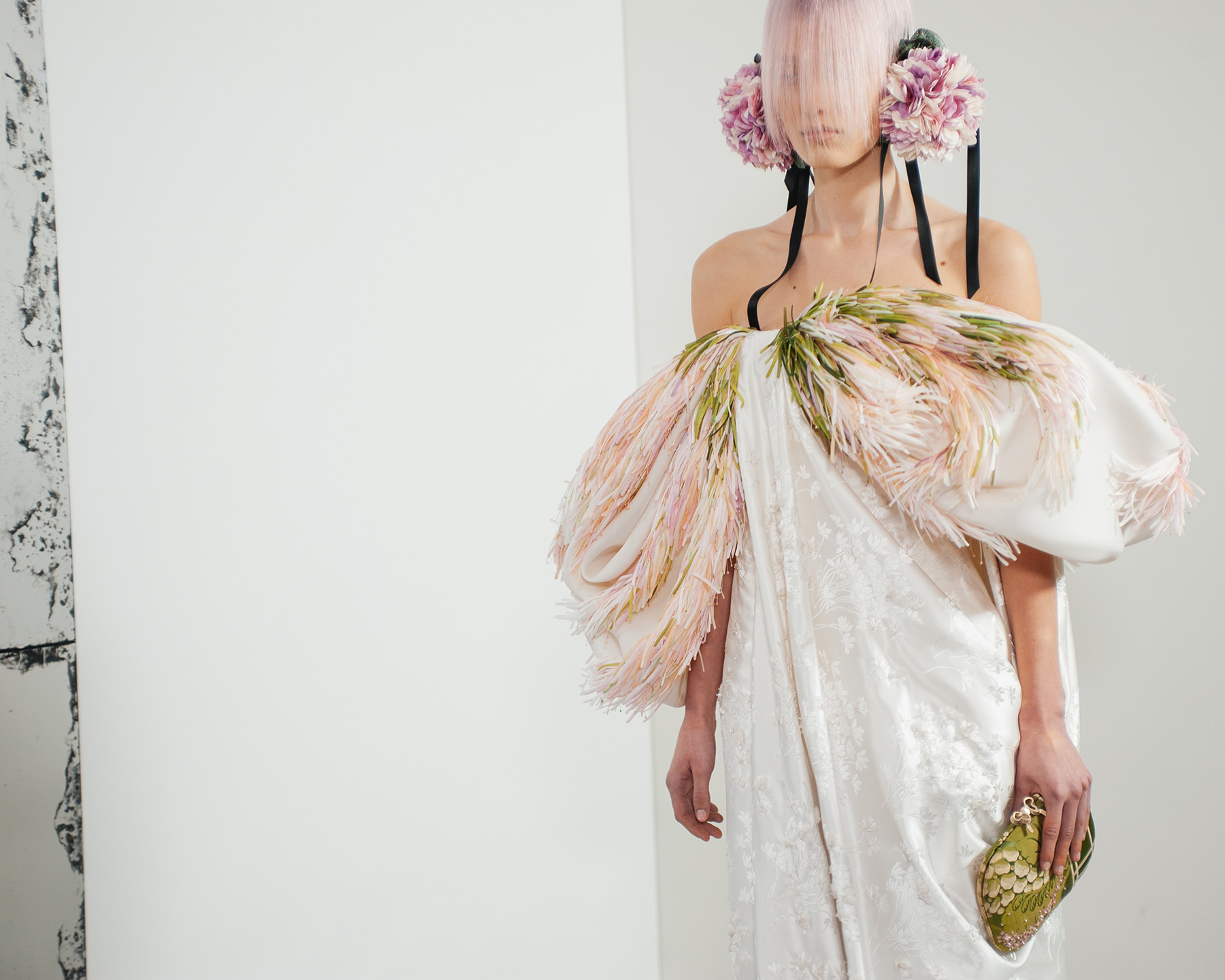 Бэкстейдж показа кутюрной коллекции Dior весна/лето 2026, Парижская неделя моды, 26 января 2026 года