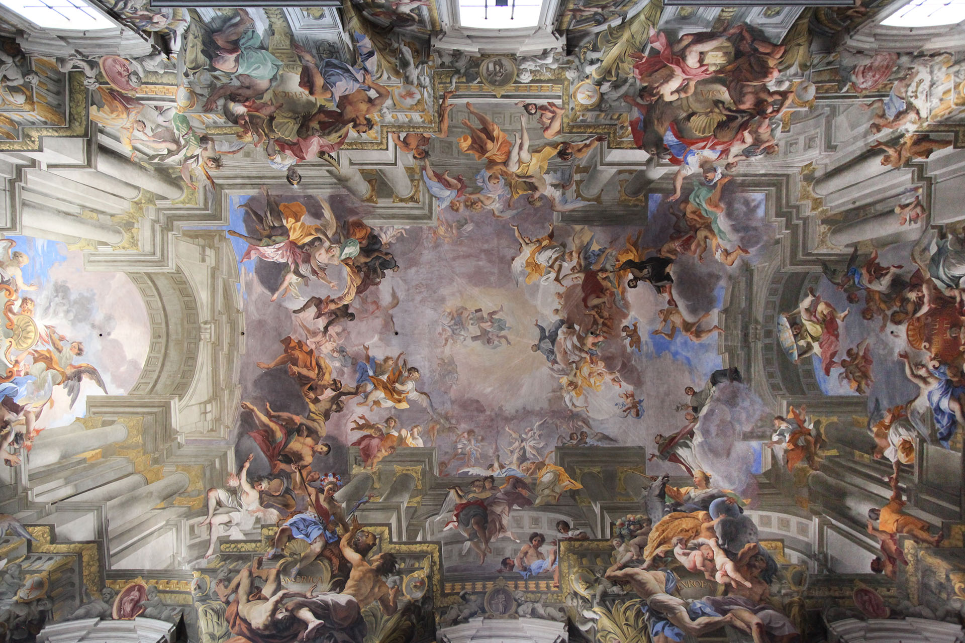 Потолок церкви Сант-Иньяцио ди Лойола