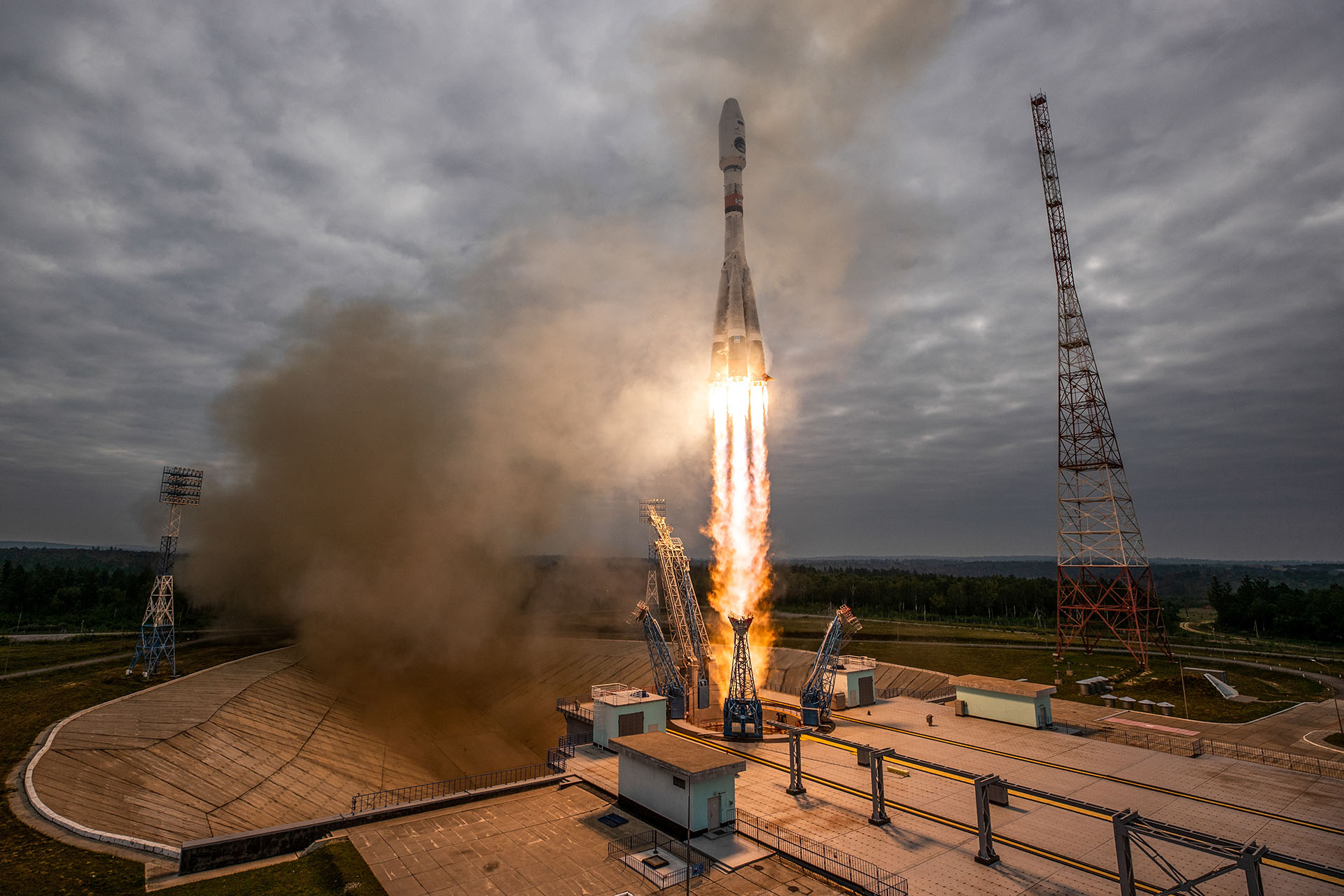 Запуск ракеты-носителя «Союз-2.1б» с автоматической космической станцией (АМС) «Луна-25» с космодрома Восточный