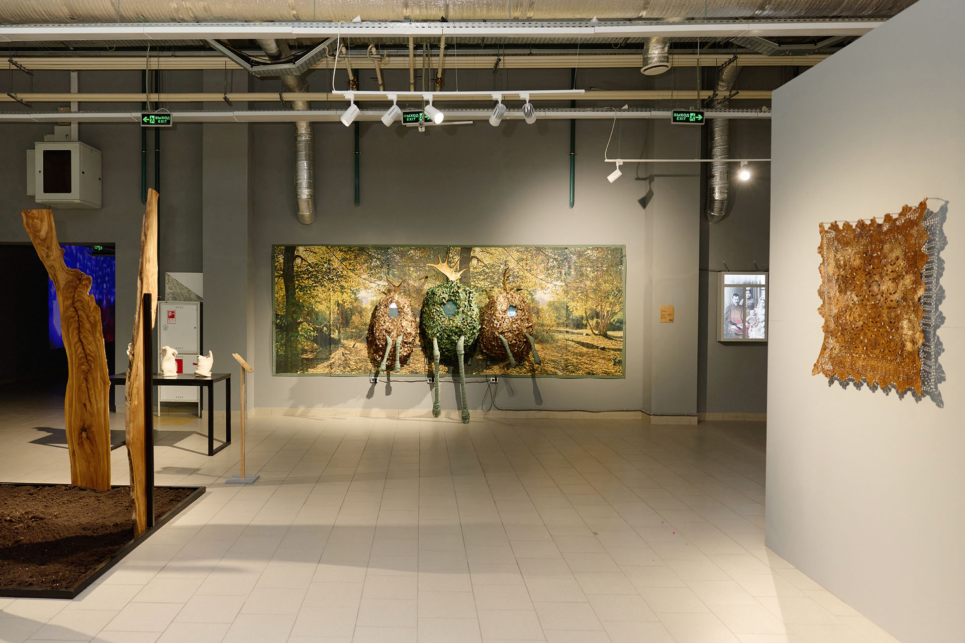 Экспозиция выставки «Дом от погреба до чердака»