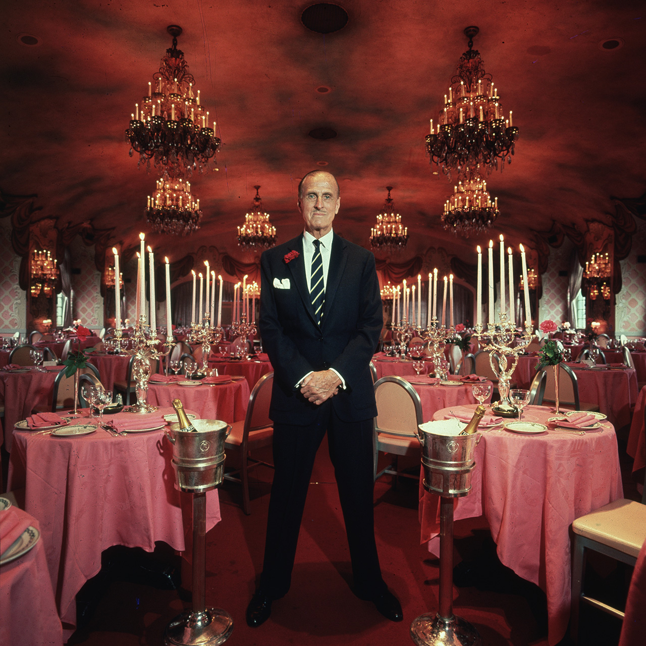 Сергей Оболенский в ресторане St. Regis, который он создал в Нью-Йорке