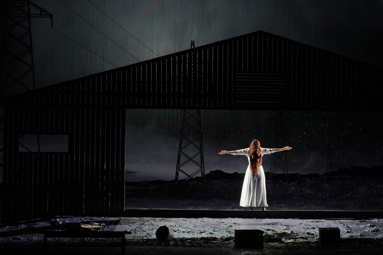 Сцена из оперы «Не только любовь» 