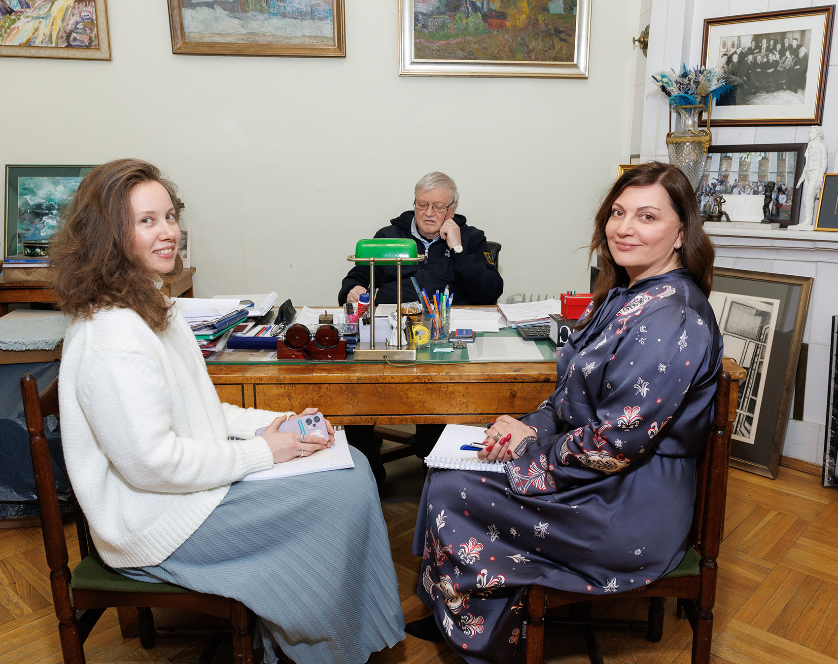 Слева направо: Ксения Маликова, Виктор Глухов и Марина Чуб