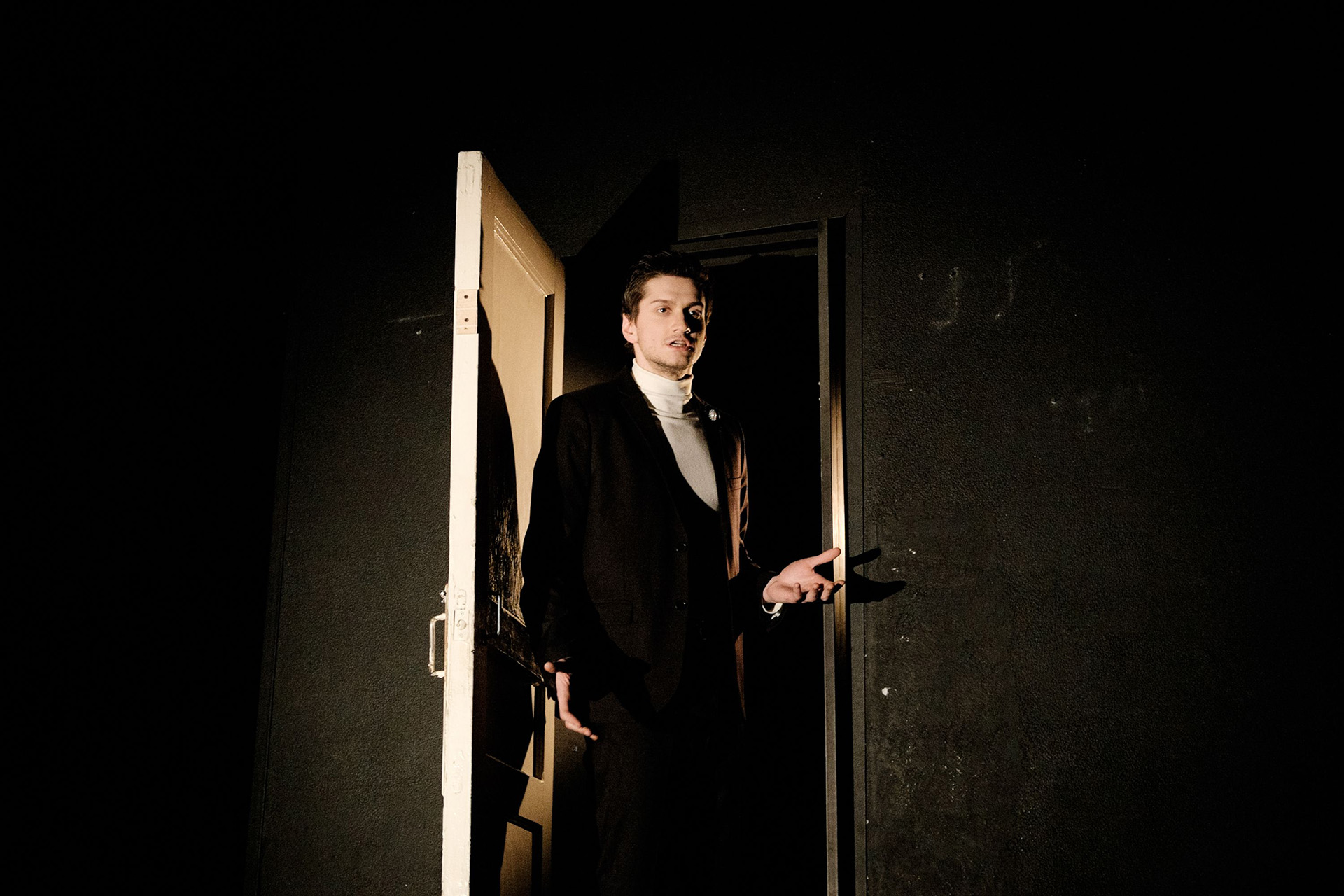 Сцена из спектакля «Преступление и наказание»