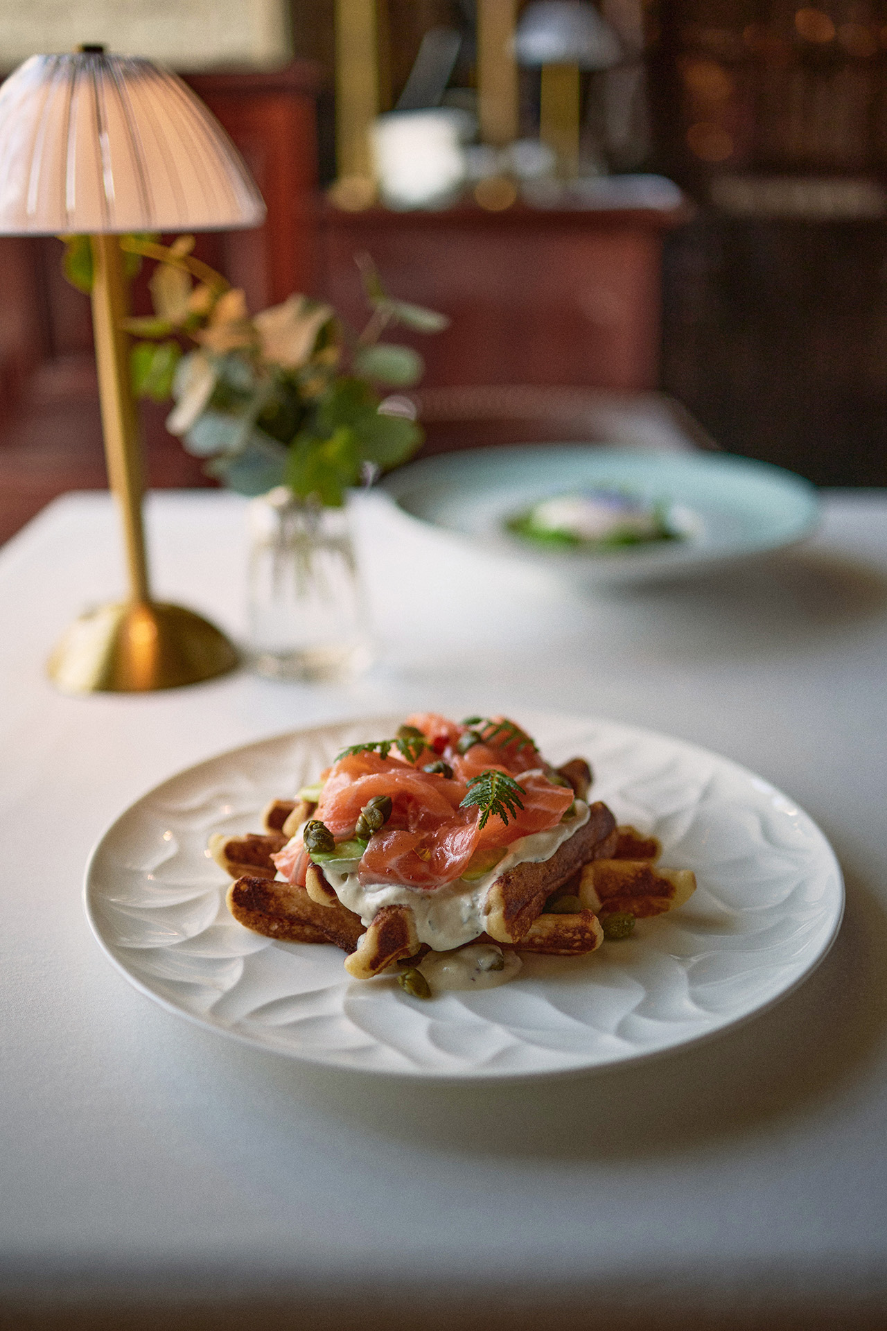 Безглютеновая вафля с лососем