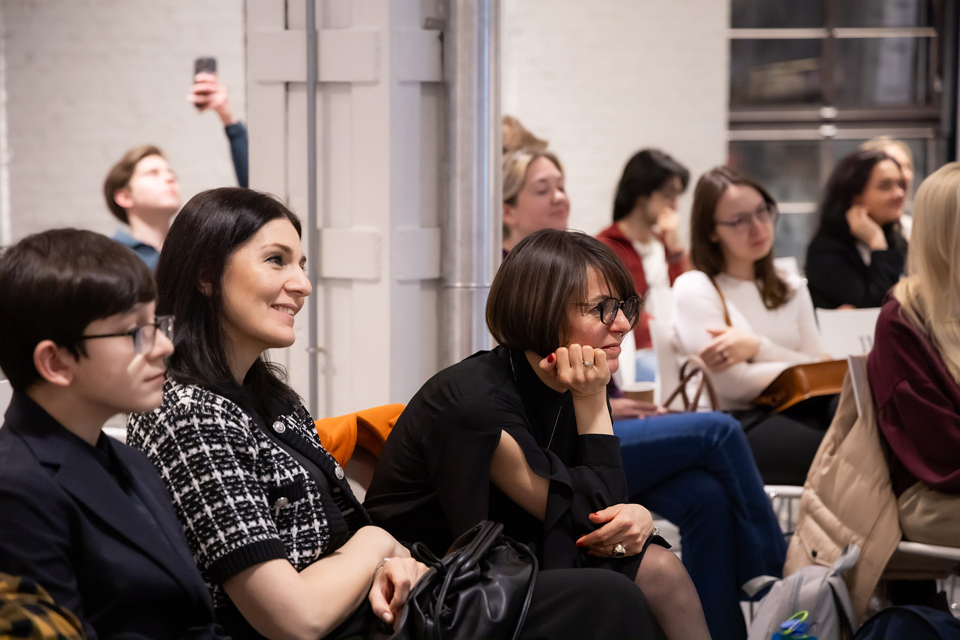 Марина Геворкян, издатель «Сноба» (в центре)